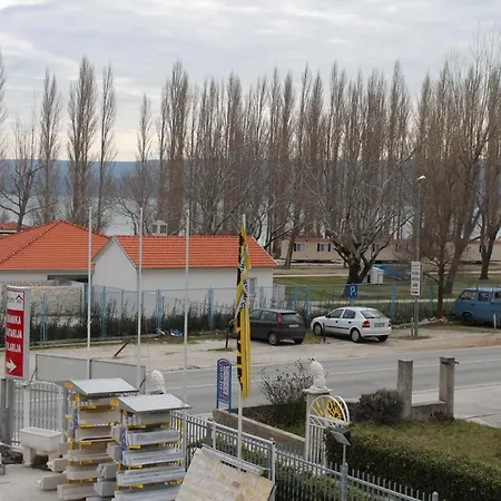 With A Parking Space - 5246