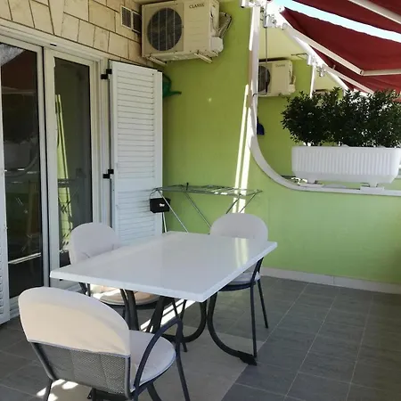 Appartement With A Parking Space - 5246 Omiš